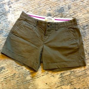 Old Navy perfect 5” shorts light olive/tan size 2